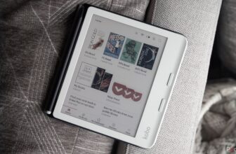 Kobo is shifting in on Kindle in a giant manner, and is utilizing Amazon to do it